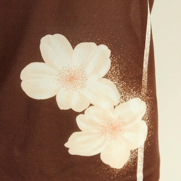 Vintage 1970s Blouse, Brown and White Floral Print Nylon Short Sleeved Shirt - Picture 4 of 10